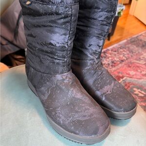 Bogs Black Winter Boots for Women